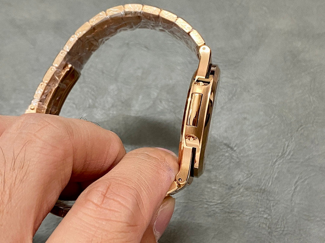 Patek Philippe Nautilus 5711 – Full Rose Gold Golden Brown Champagne Dial Date Integrated Rose Gold Bracelet