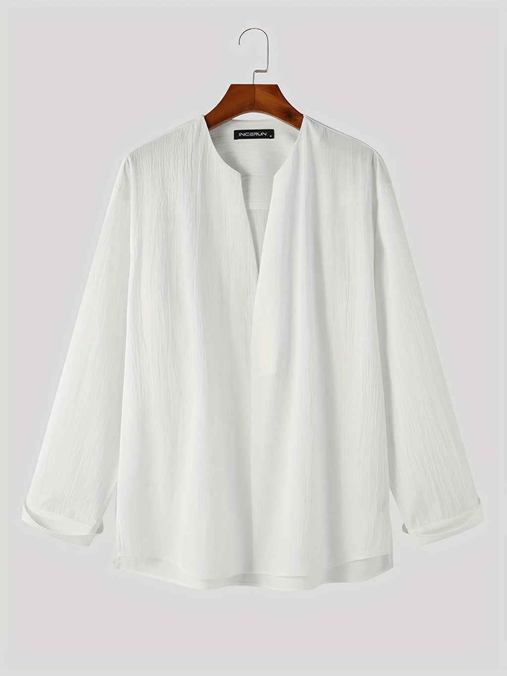 Nigel | Kragenloses V-Neck-Shirt