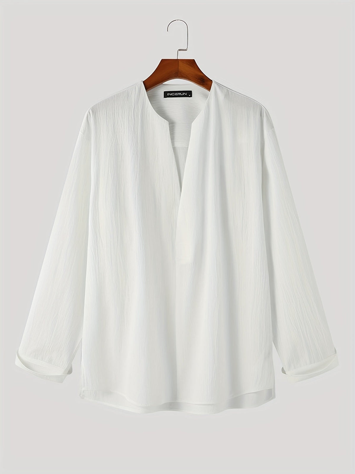 Nigel | Kragenloses V-Neck-Shirt