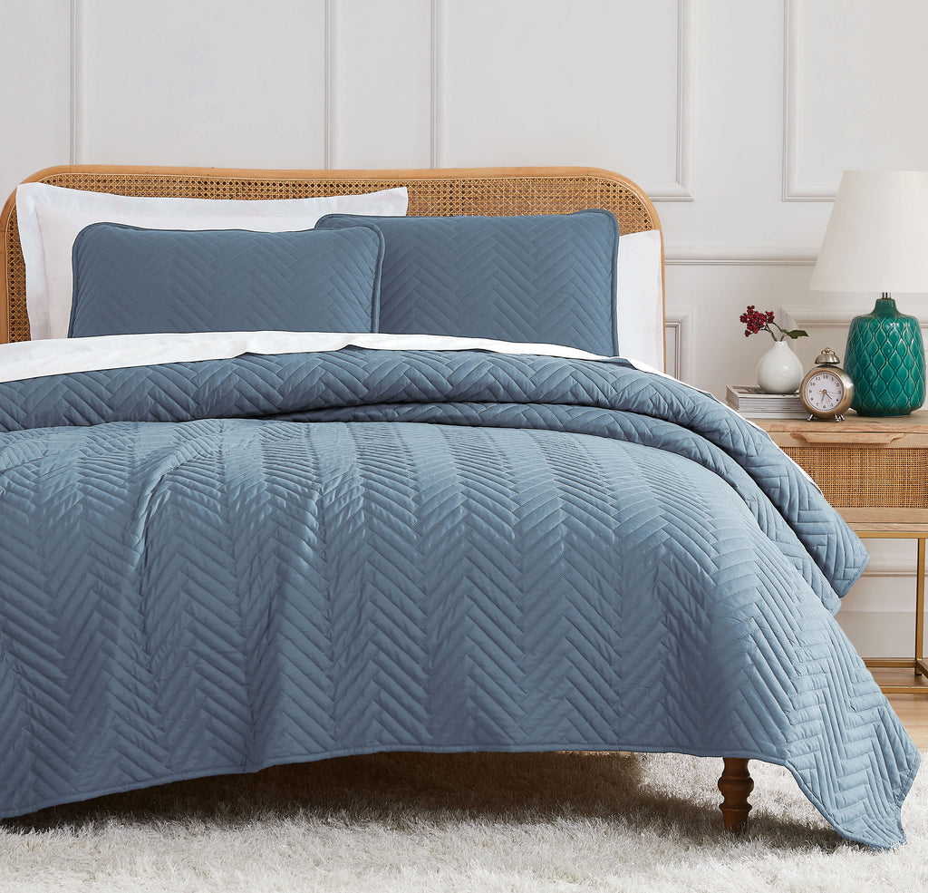 Southshore Fine Linens Chevron Oversized Quilt Set
