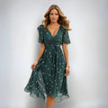 Camila | Sommerkleid mit V-Ausschnitt und kurzen Ärmeln