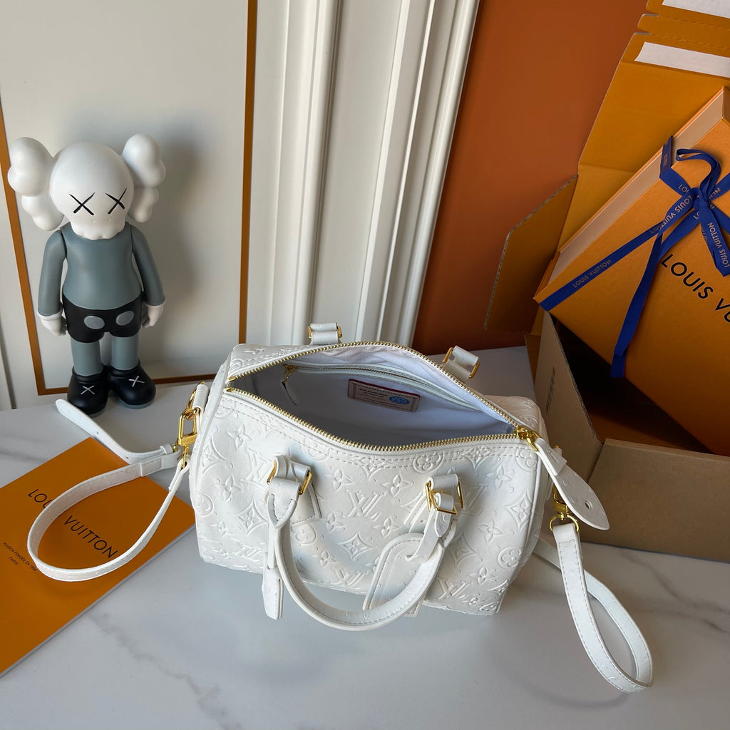 Klassische weiße Monogram-Boston-Tasche