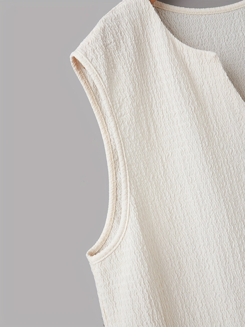 Damon | Entspanntes V-Neck-Tanktop