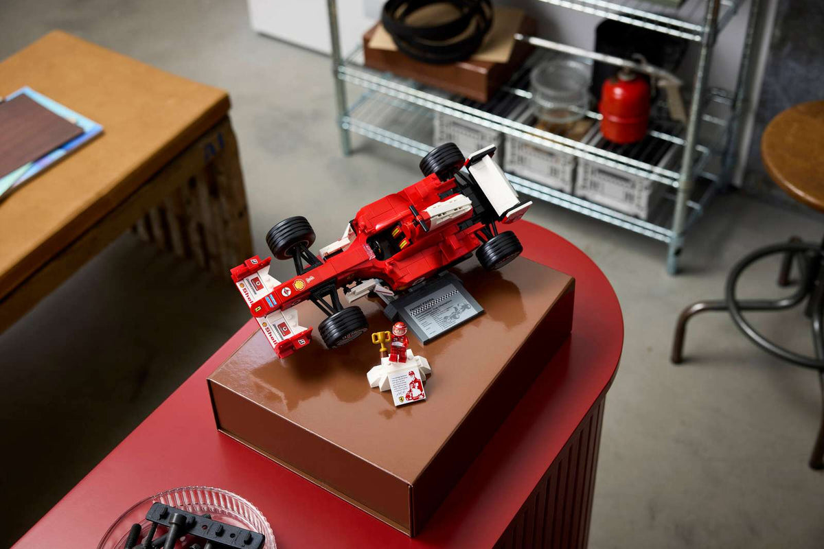 11375 LEGO® Icons Set Ferrari F2004 et Michael Schumacher F1