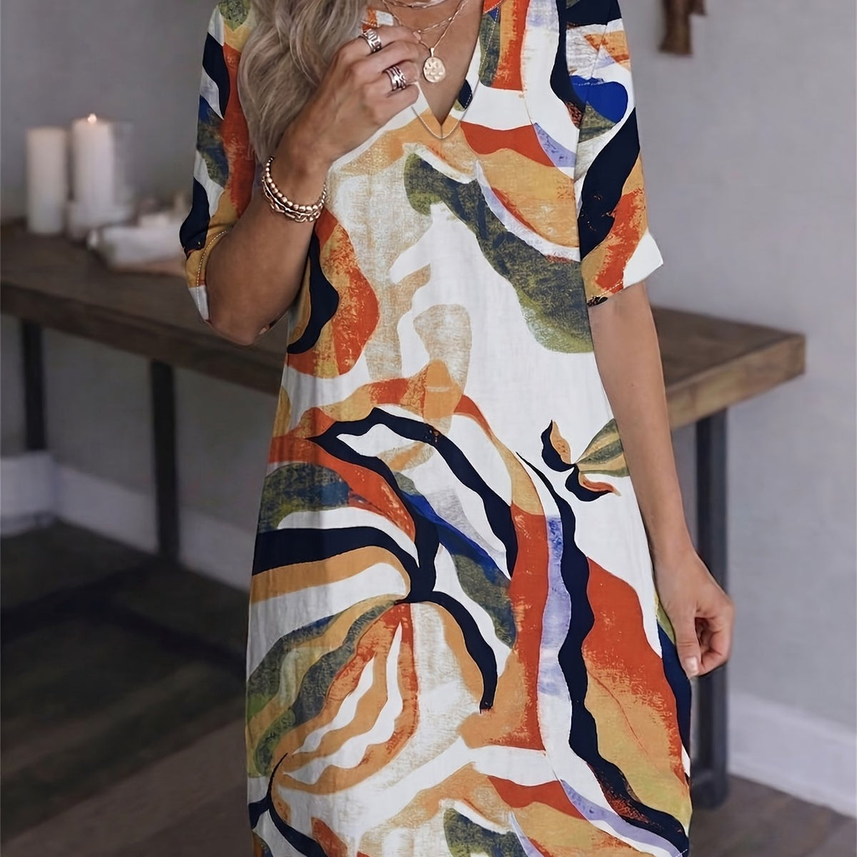 Marion | Kunstvolles Kleid mit V-Ausschnitt