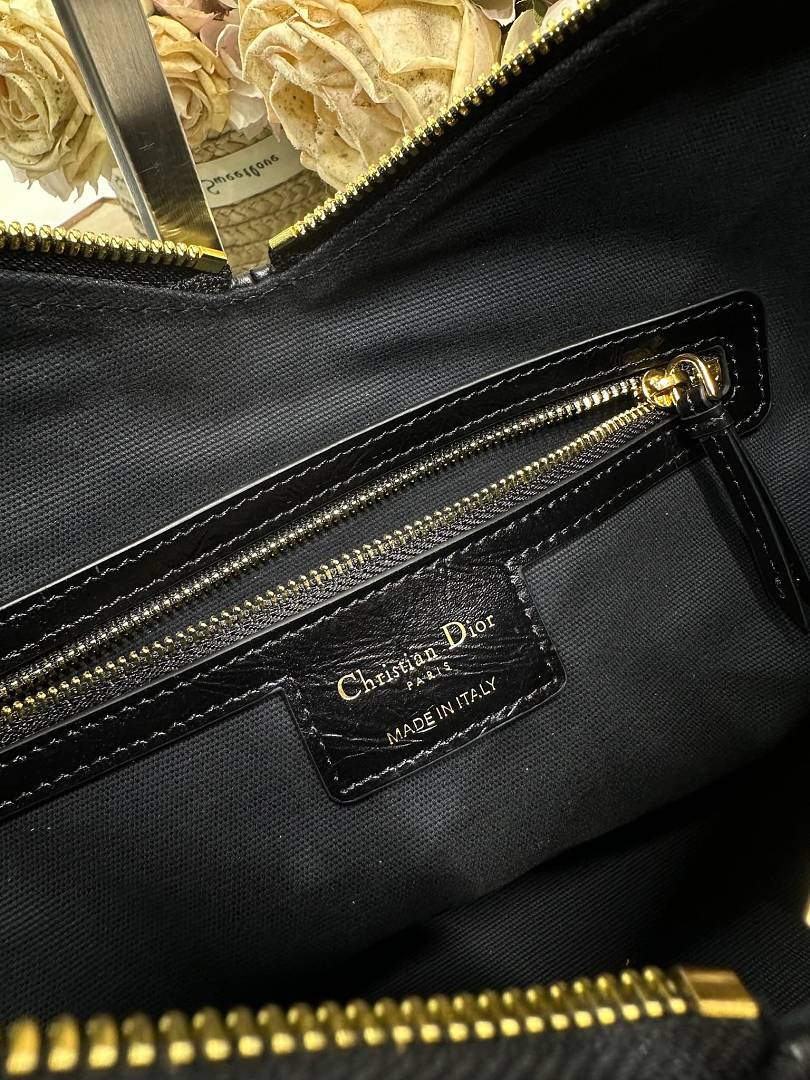 Dior Toujours Bag Large – Black Macrocannage Crinkled Calfskin Gold CD Charm