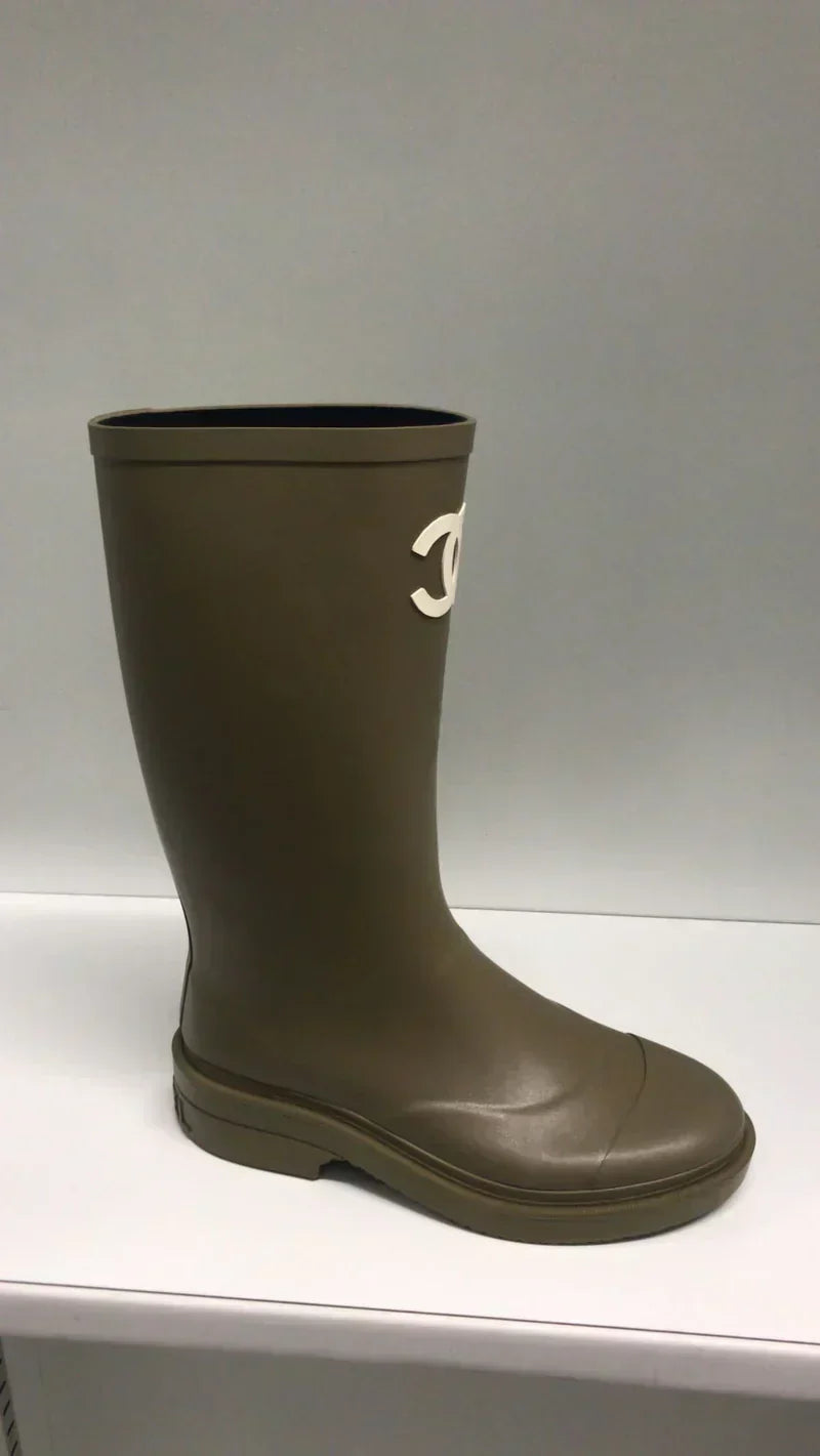 C-High-Stiefel mit Karton