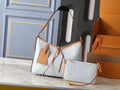 CarryAll Milky Monogram Handtasche & Pochette