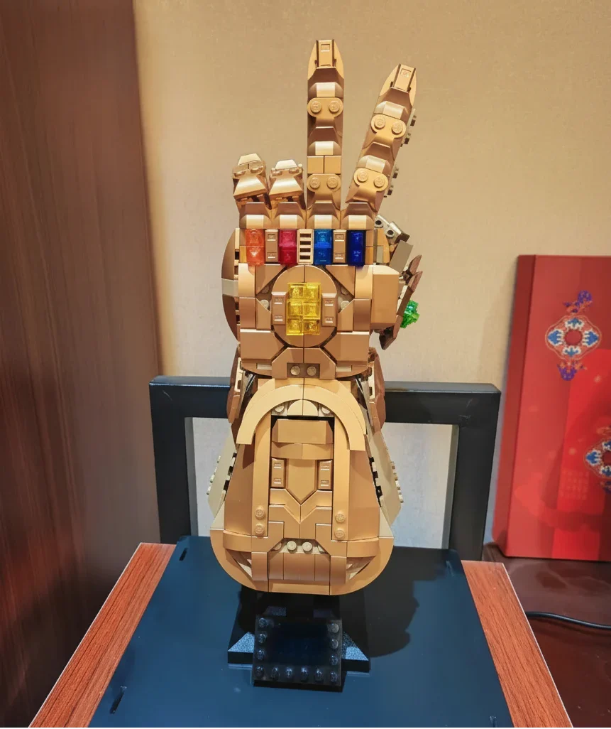 Marvel Avengers INFINITY Gauntlet Brick Model Kit