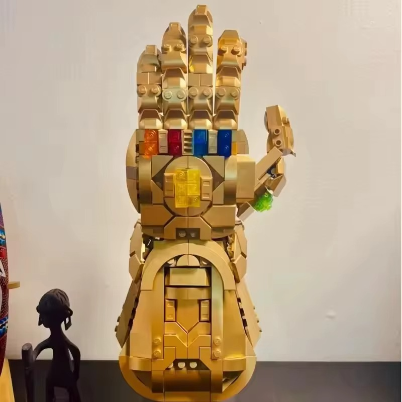 Marvel Avengers INFINITY Gauntlet Brick Model Kit