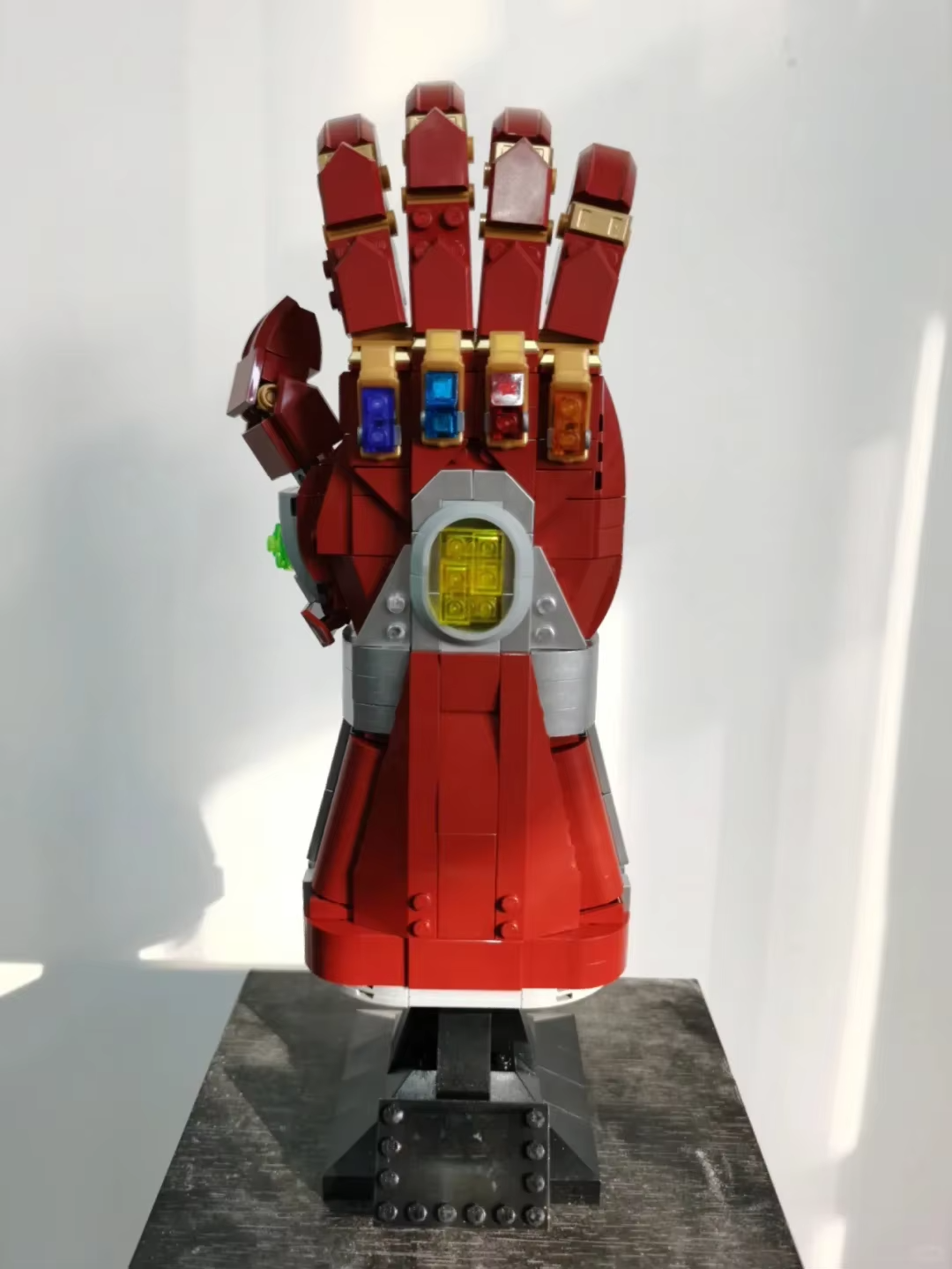Marvel Avengers INFINITY Gauntlet Brick Model Kit