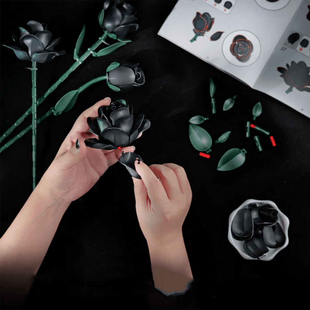 Eternal Black Rose Bouquet Building Blocks