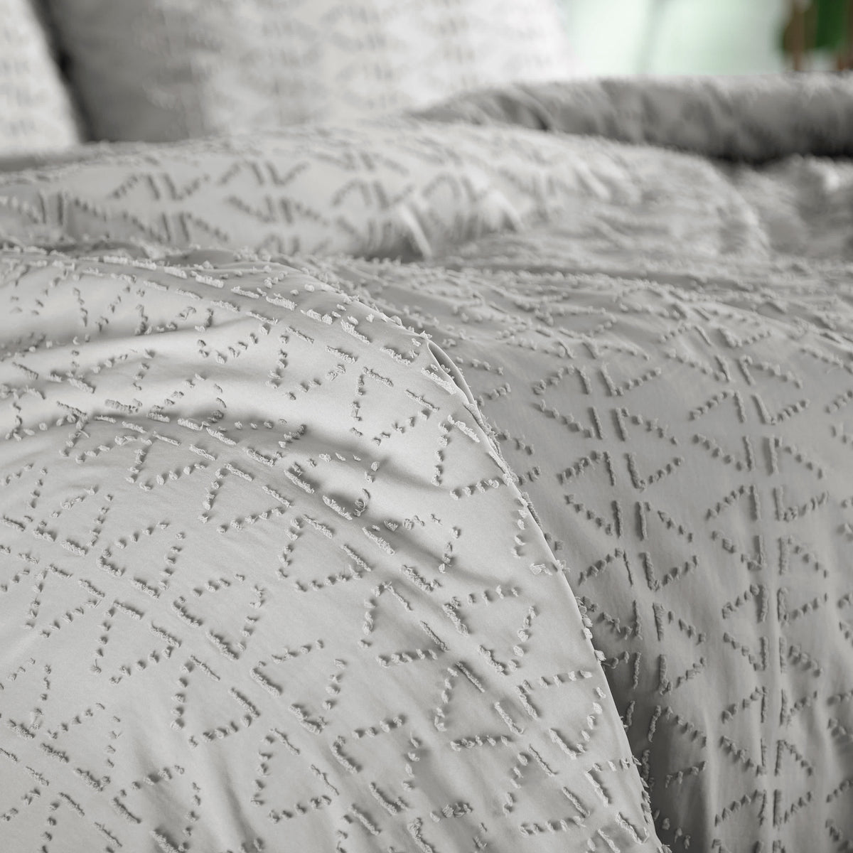 Southshore Fine Linens Bali Clipped Jacquard Duvet Cover Set