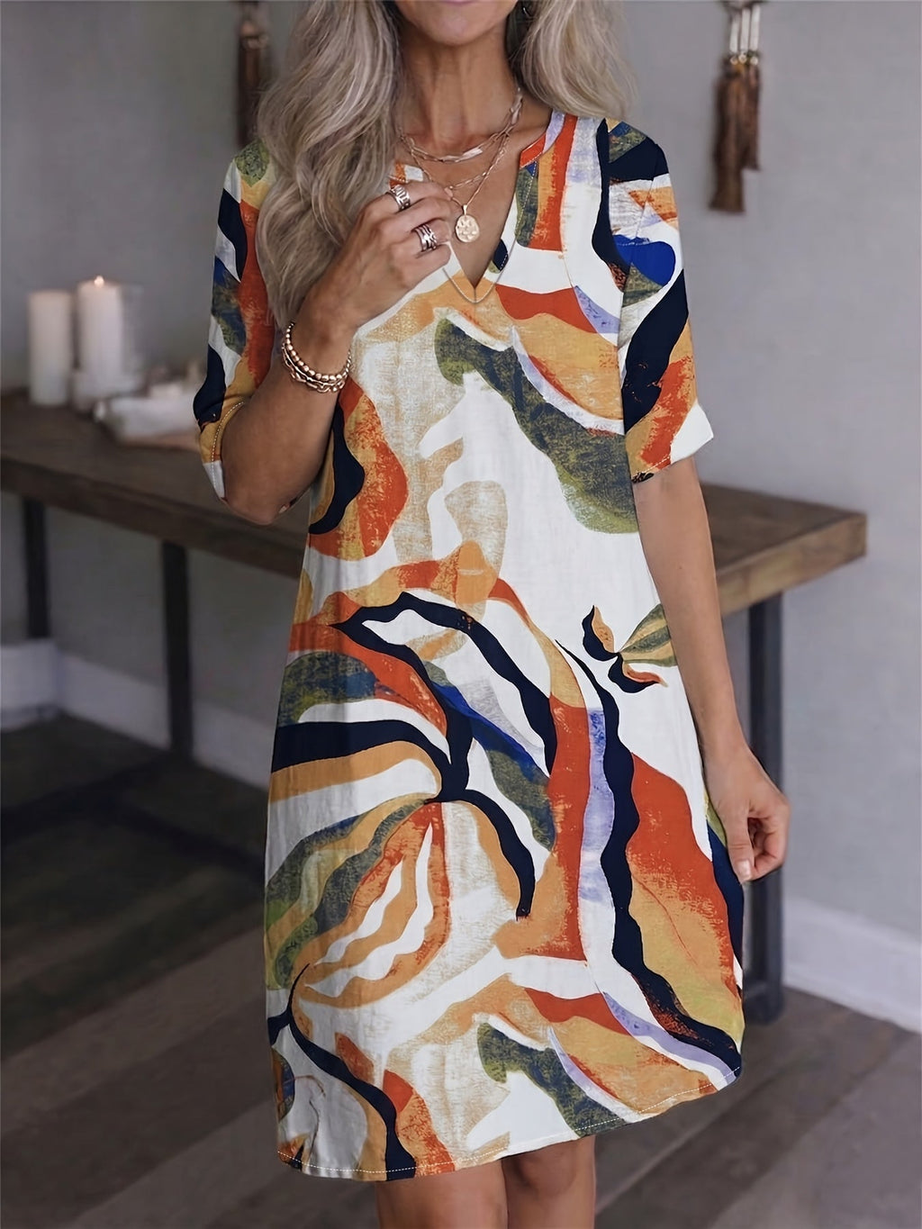 Marion | Kunstvolles Kleid mit V-Ausschnitt