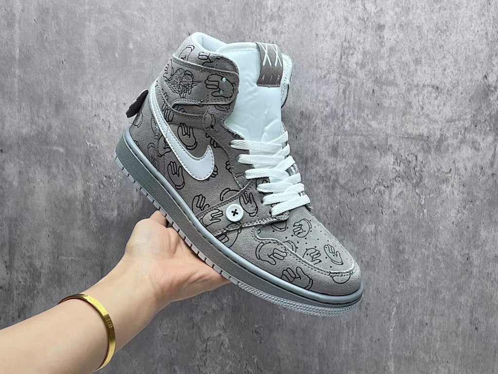Air Jordan 1 Retro High OG x KAWS – Cool Grey
