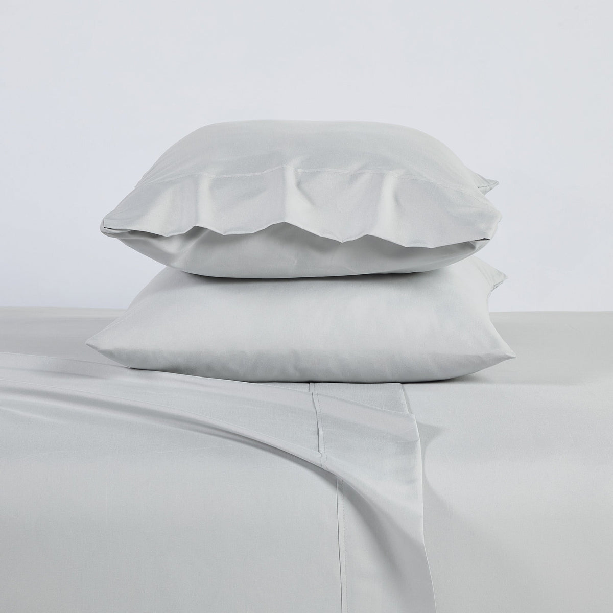 Sheet Set, 2000-Thread-Count 50% Microfiber and 50% Bamboo Blend with 16-Inch Fitted Pocket and Size-Based Pieces