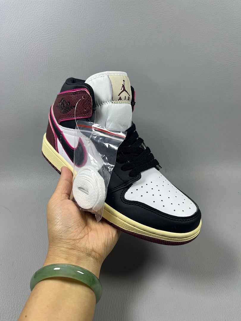 Air Jordan 1 Retro High OG Bordeaux – White / Black / Fuchsia / Bordeaux