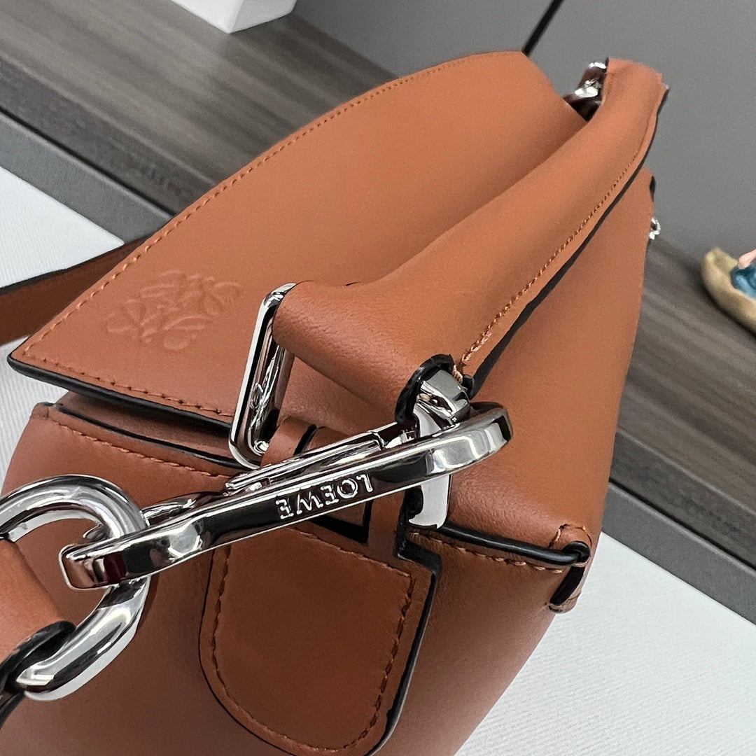 Loewe Puzzle Bag Medium – Tan Cognac Smooth Calfskin Silver Hardware