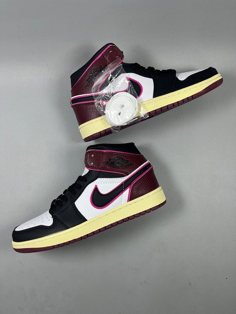 Air Jordan 1 Retro High OG Bordeaux – White / Black / Fuchsia / Bordeaux
