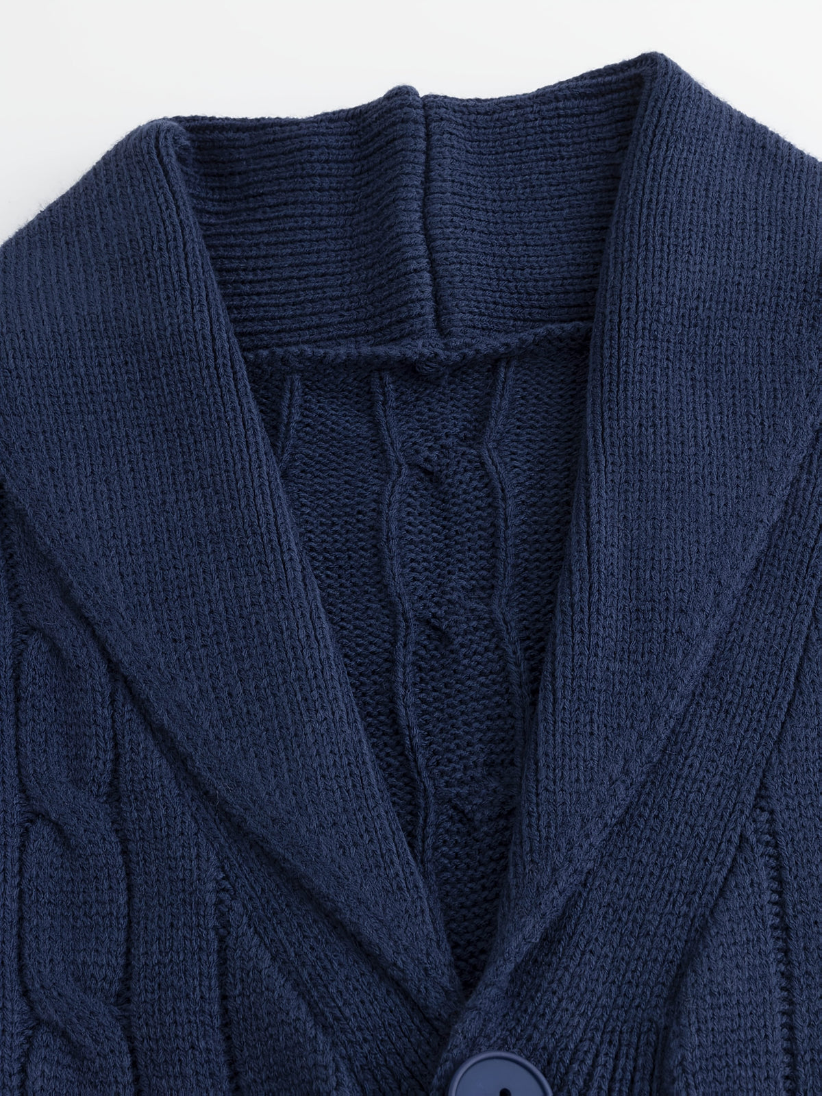 Elliot | Strickjacke mit Schalkragen und Zopfmuster
