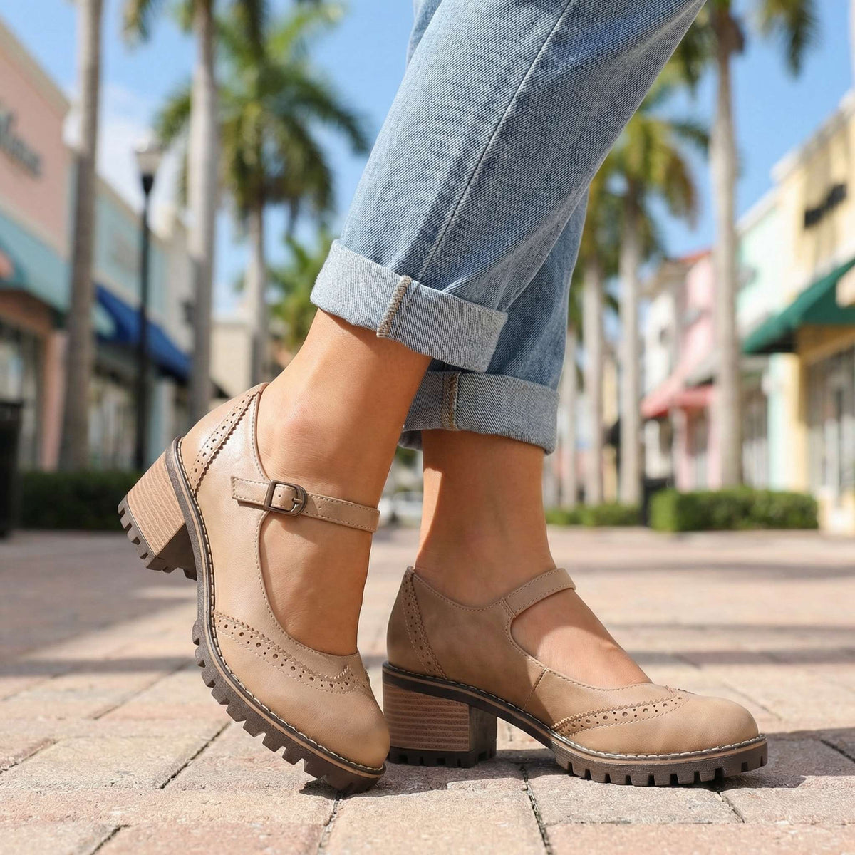 Darcy | Klassische T-Strap-Pumps mit geschlossener Kappe
