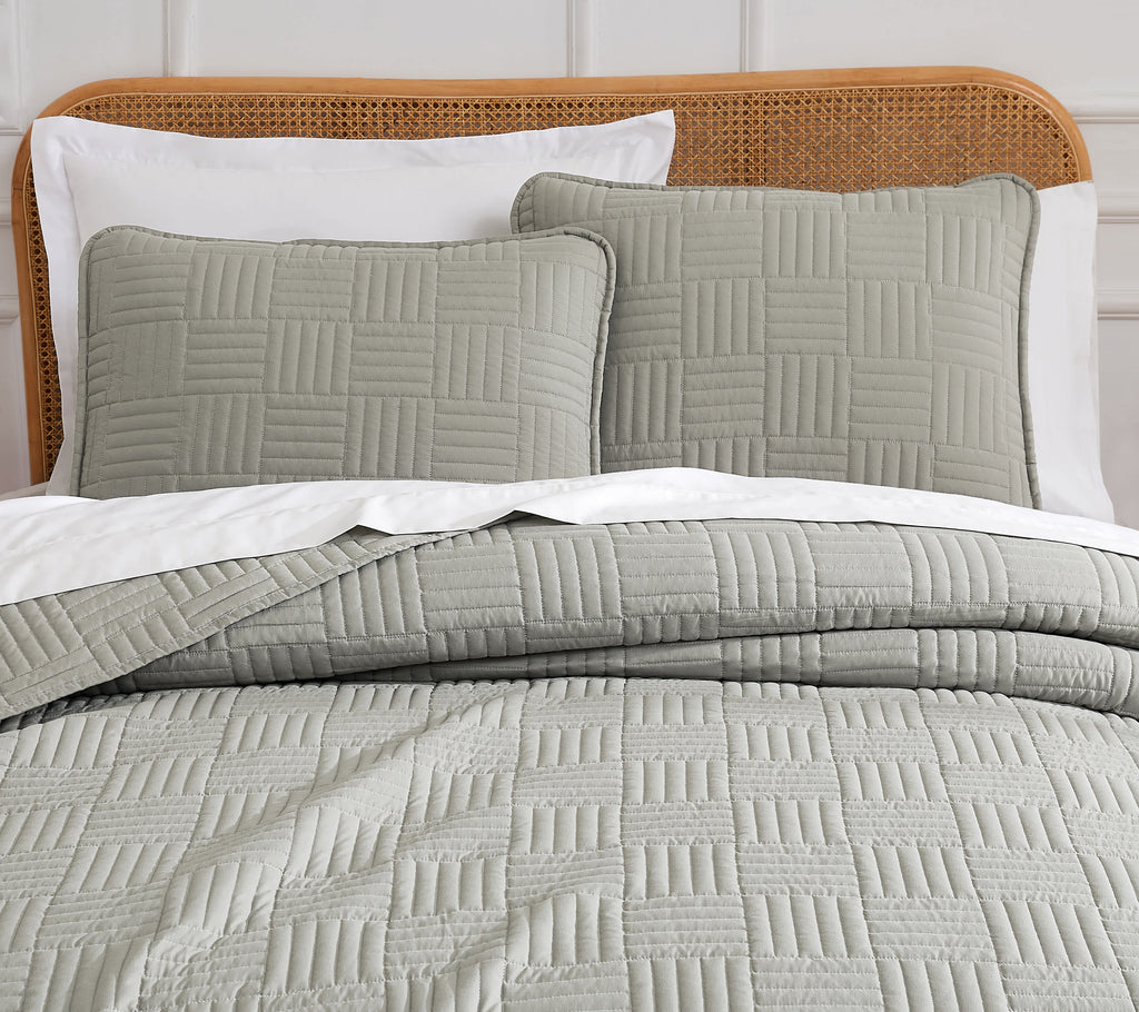 Southshore Fine Linens Grid Oversized Quilt Set