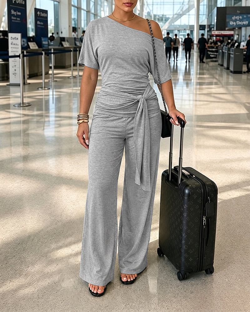 Damen 2-teiliges Set mit schrägem Ausschnitt, gerafftem Oberteil mit Bindegürtel und kurzärmeligem Shirt sowie Hose mit weitem Bein und hoher Taille