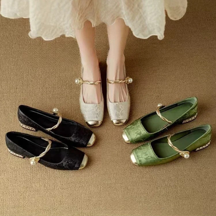 Daisy | Vintage-Schuhe mit geflochtenem Perlenriemen