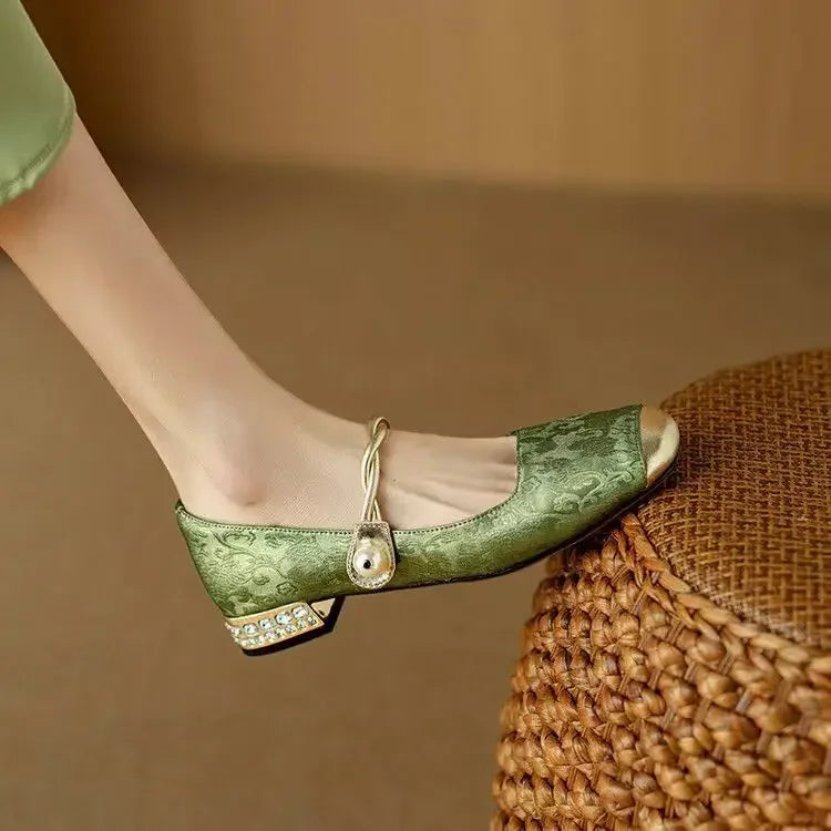 Daisy | Vintage-Schuhe mit geflochtenem Perlenriemen