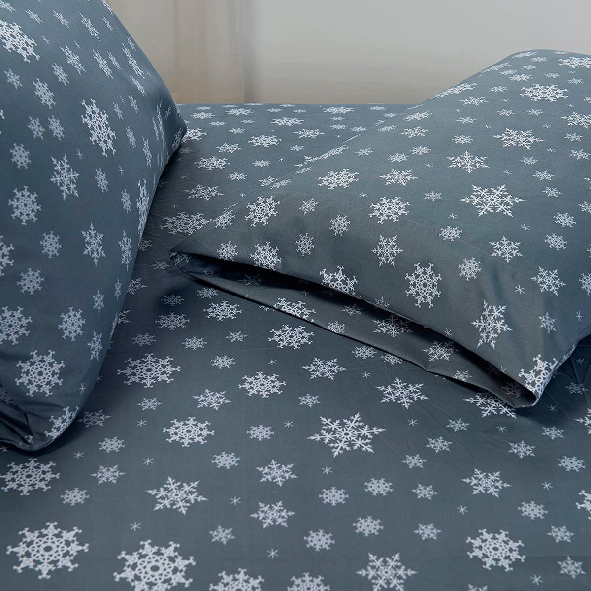 Elegant Comfort 6-Piece Christmas & Holiday Sheet Set - Soft as a Hotel Premium Quality