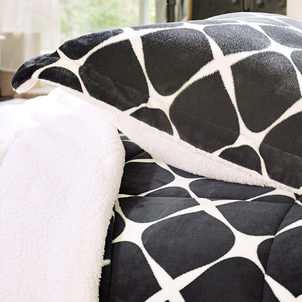 Elegant Comfort 3-Piece Micro-Suede Reversible Sherpa - Bloomingdale Pattern Comforter Set