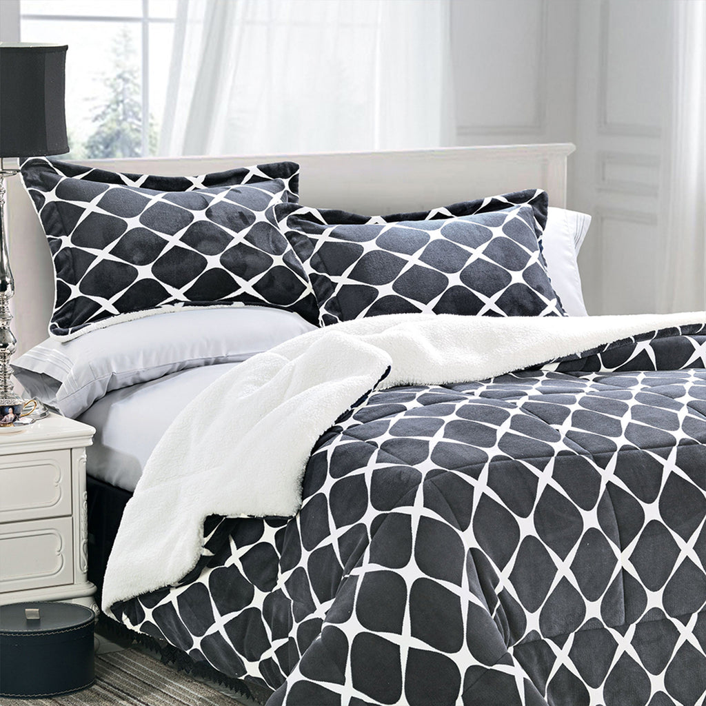 Elegant Comfort 3-Piece Micro-Suede Reversible Sherpa - Bloomingdale Pattern Comforter Set