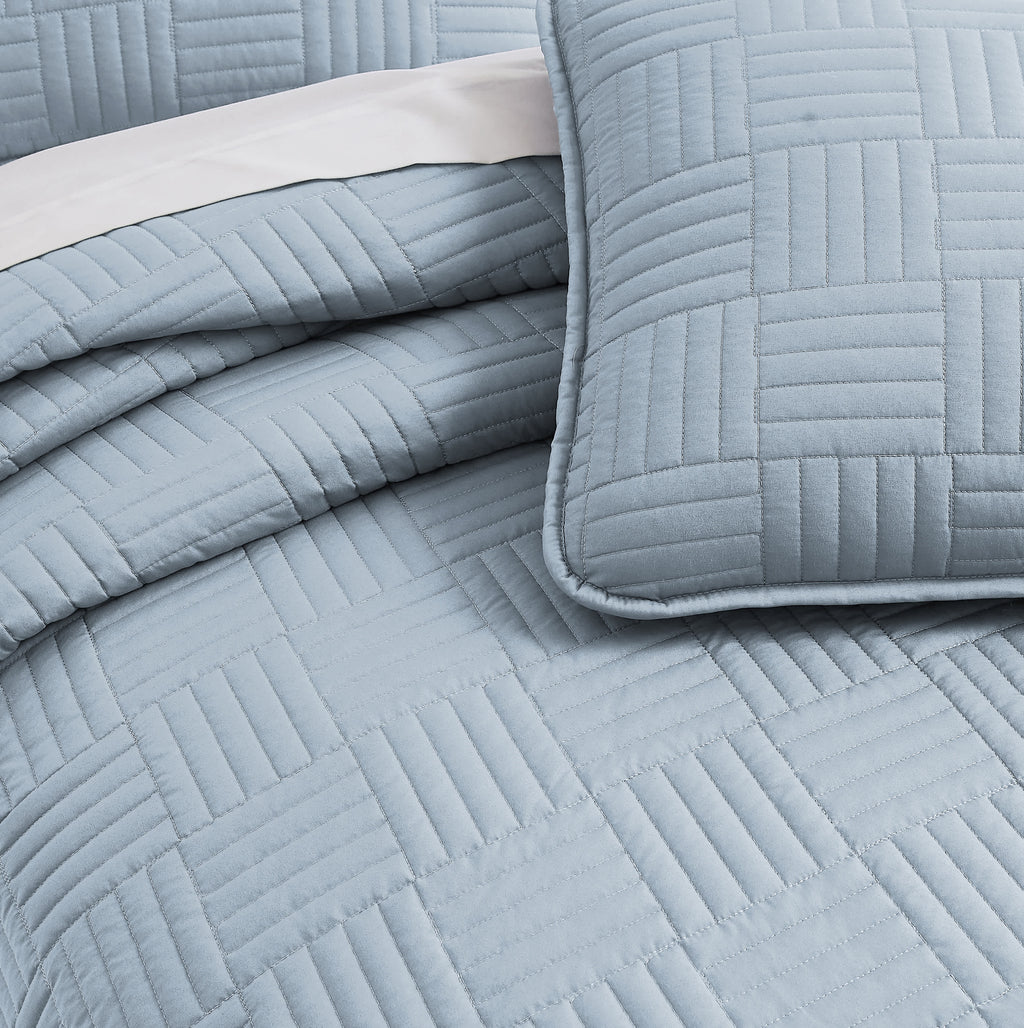 Southshore Fine Linens Grid Oversized Quilt Set