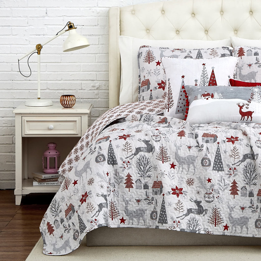 Southshore Fine Linens Holly Jolly Lane 6PC Quilt Set
