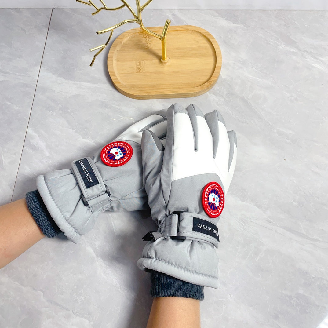 Canada Goose Grey & White Winter Gloves