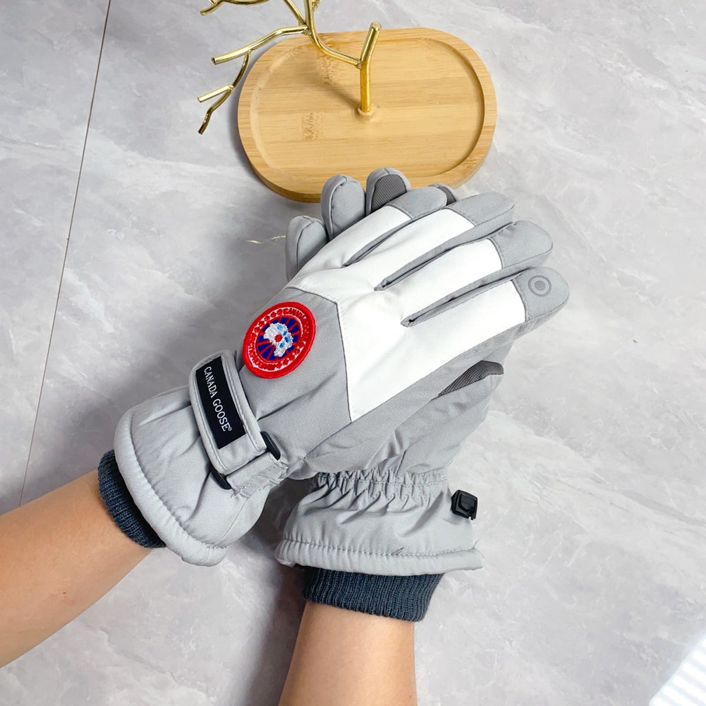 Canada Goose Grey & White Winter Gloves