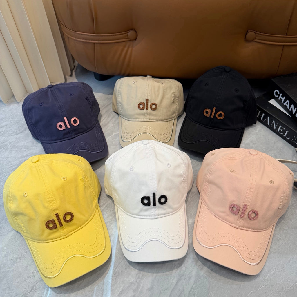 Alo Yoga Iconic Baseball Cap