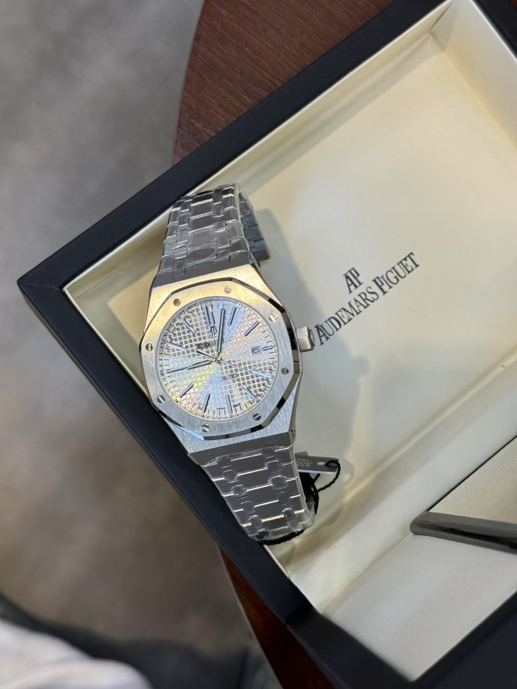 Audemars Piguet Royal Oak – Stainless Steel Silver Tapisserie Dial