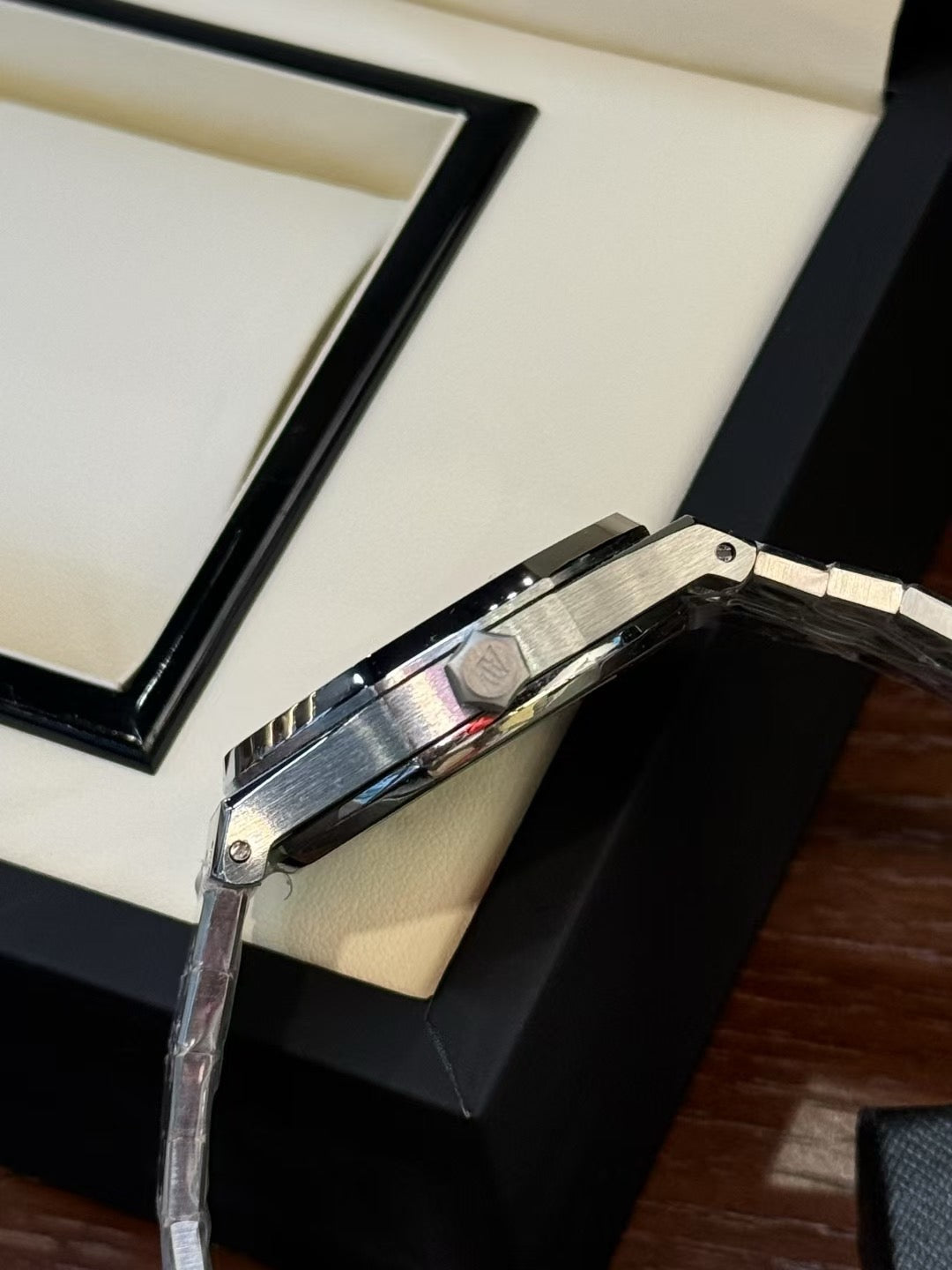 Audemars Piguet Royal Oak – Stainless Steel Silver Tapisserie Dial
