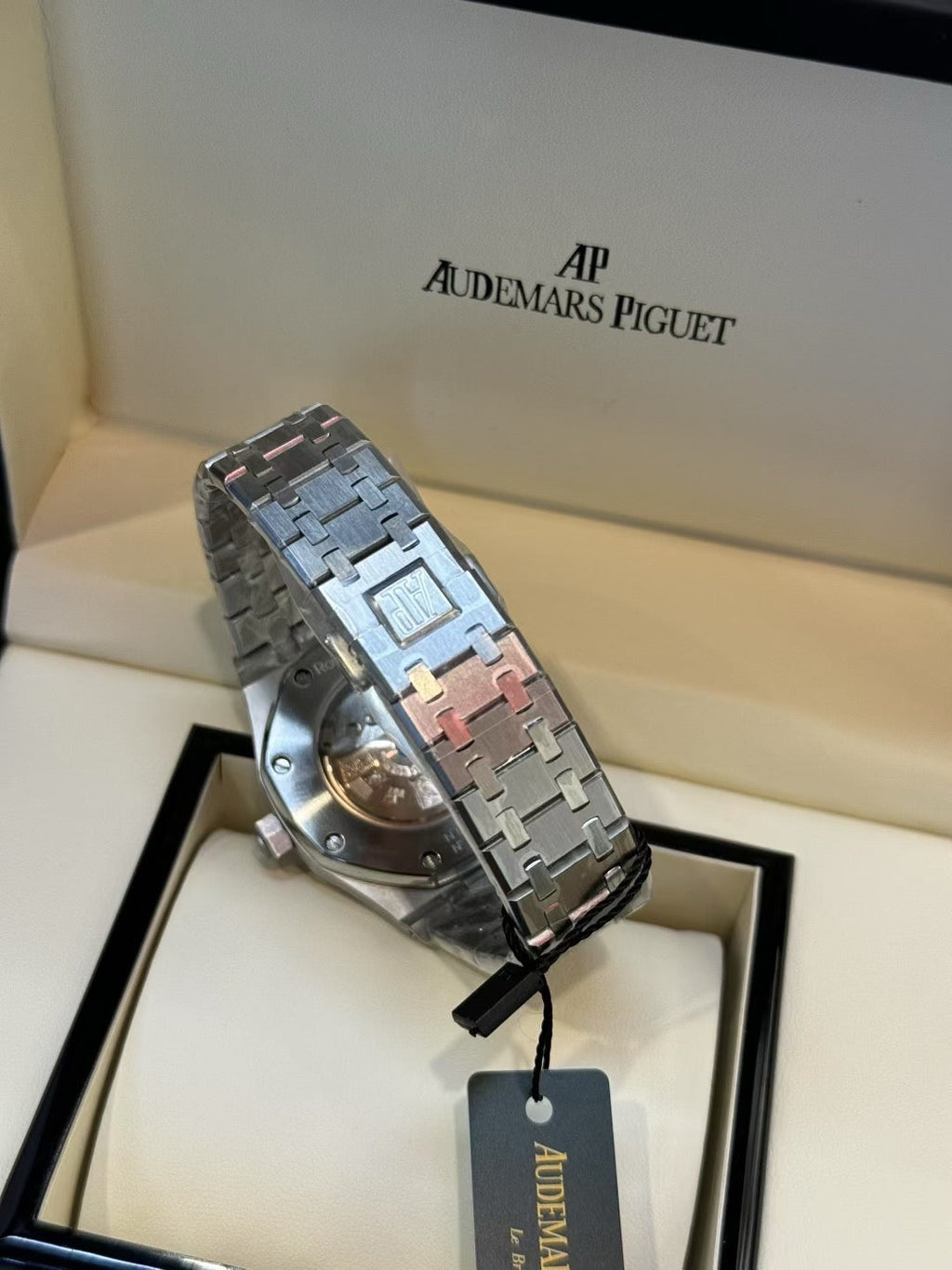 Audemars Piguet Royal Oak – Stainless Steel Silver Tapisserie Dial