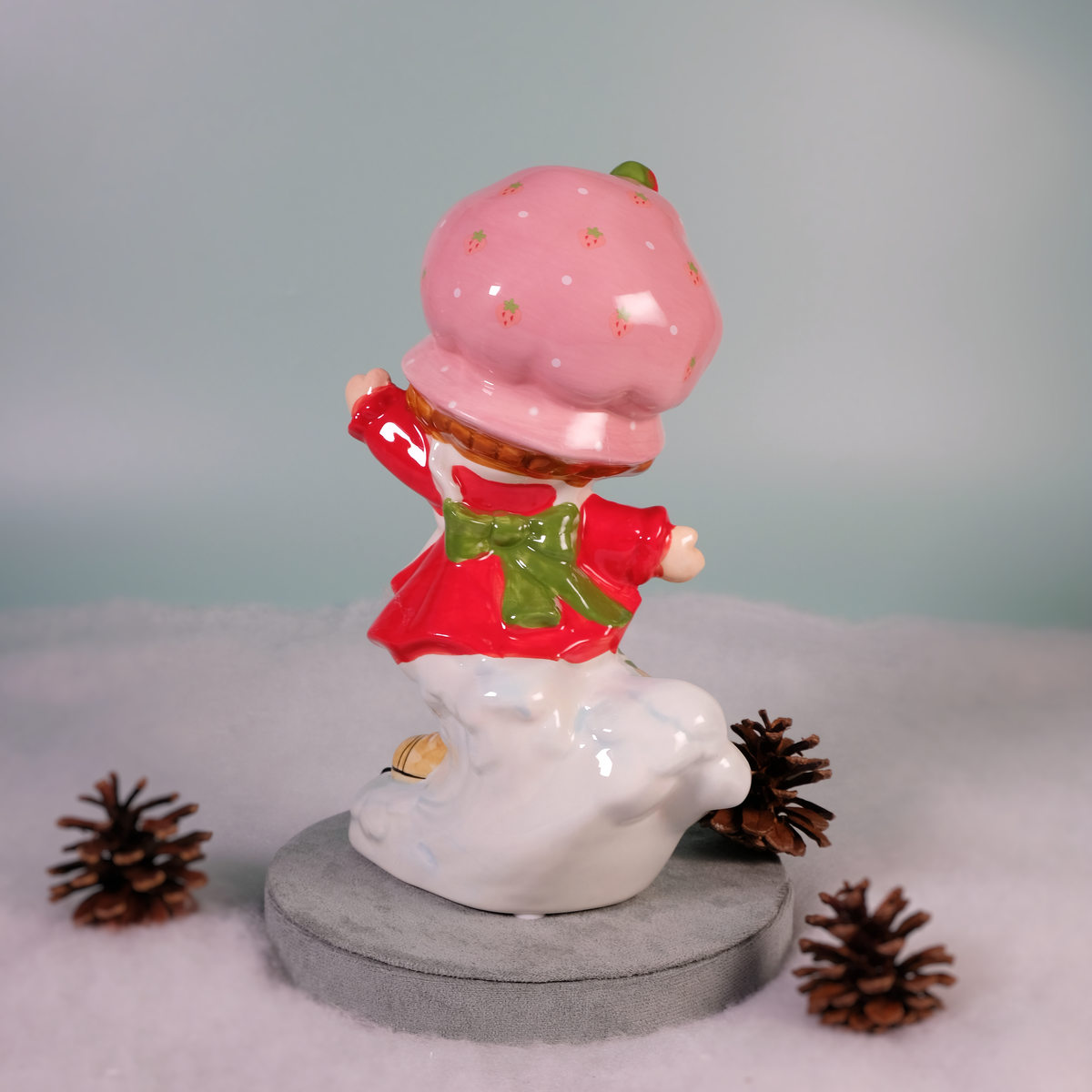 Strawberry Shortcake Skating All The Way Figurine