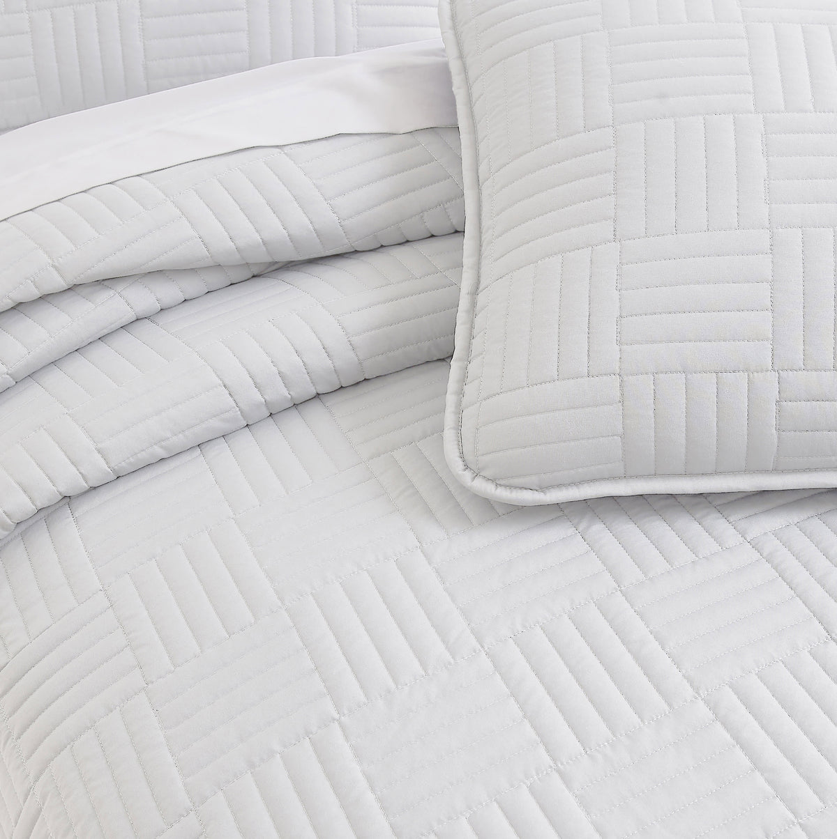 Southshore Fine Linens Grid Oversized Quilt Set
