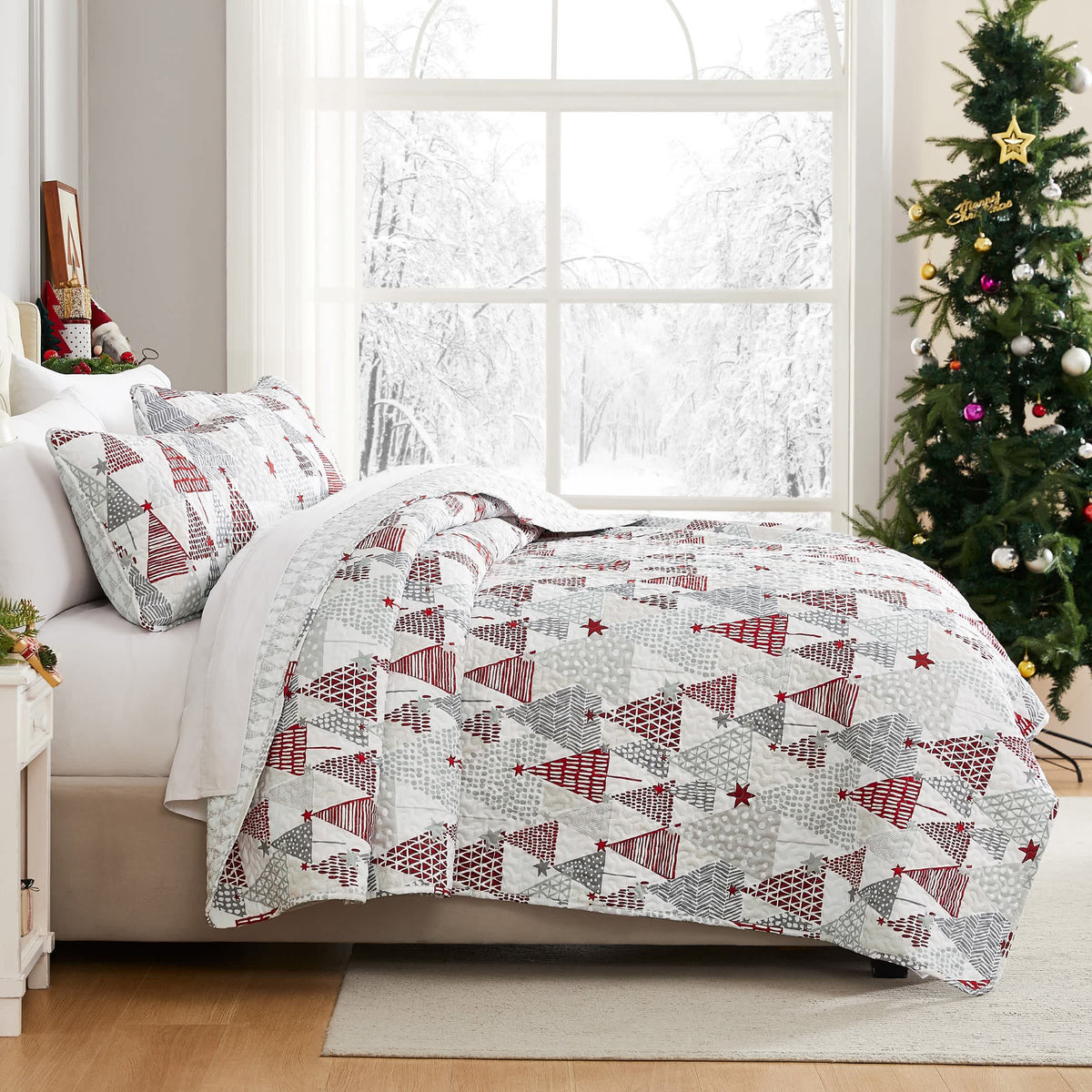 Southshore Fine Linens Merry and Bright Oversized Quilt Set