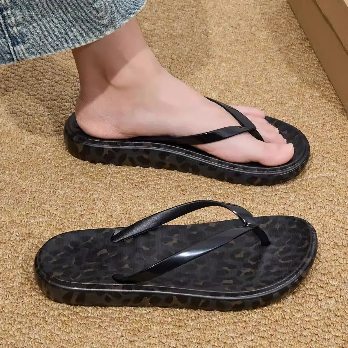 Women’s Trendy Leopard Print Platform Flip-Flops