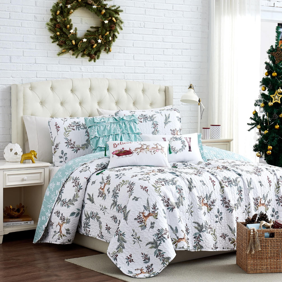 Southshore Fine Linens Happy Holidays Quilt Set