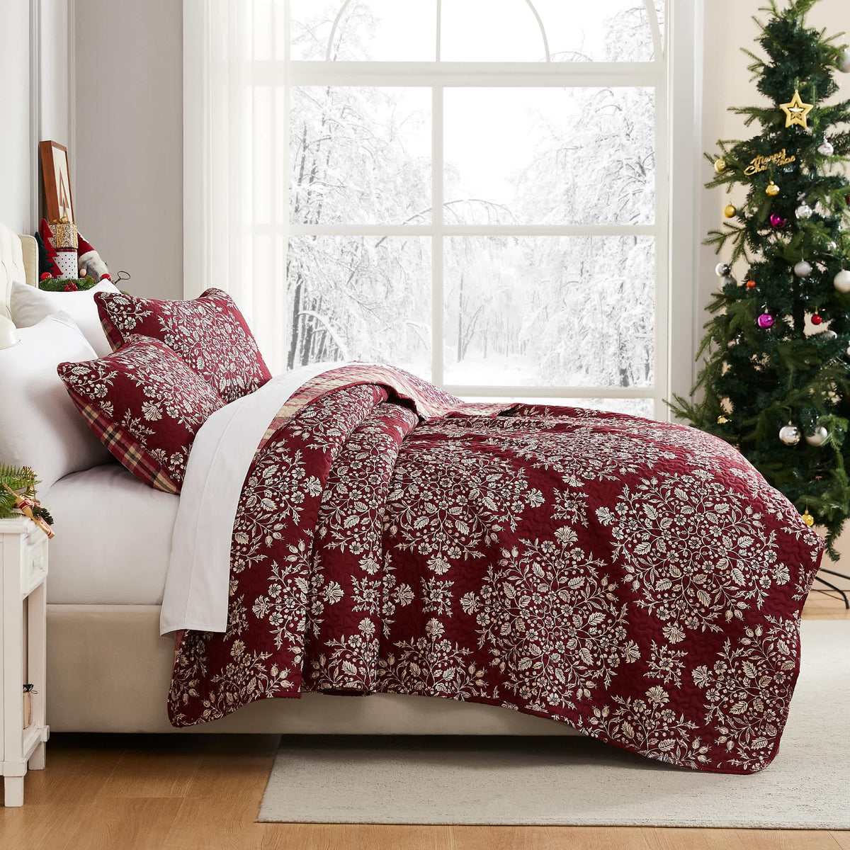 Southshore Fine Linens Christmas Carol Oversized Quilt Set