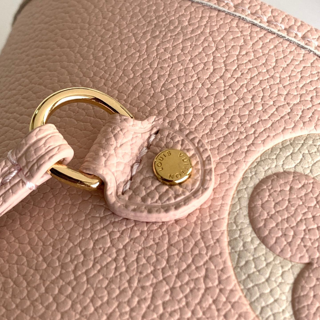 NEVERFULL MM TASCHE 32 IN ROSA UND BEIGE AUS GEPRÄGTEM RINDLEDER