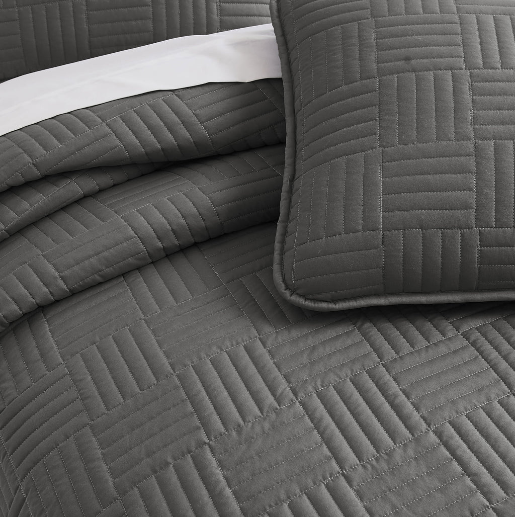 Southshore Fine Linens Grid Oversized Quilt Set