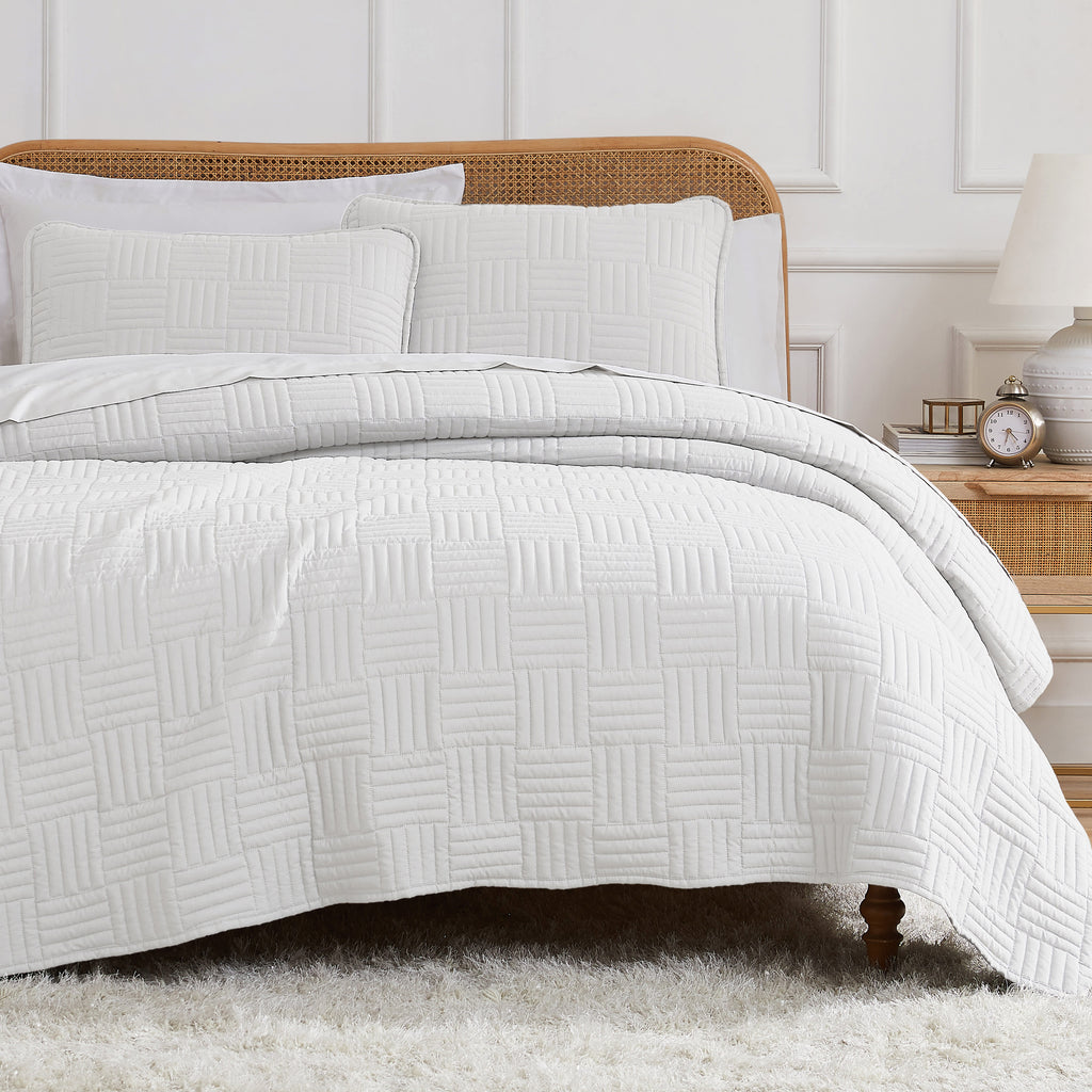 Southshore Fine Linens Grid Oversized Quilt Set
