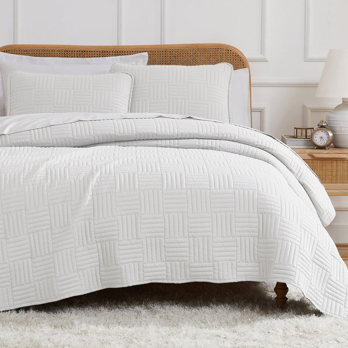 Southshore Fine Linens Grid Oversized Quilt Set